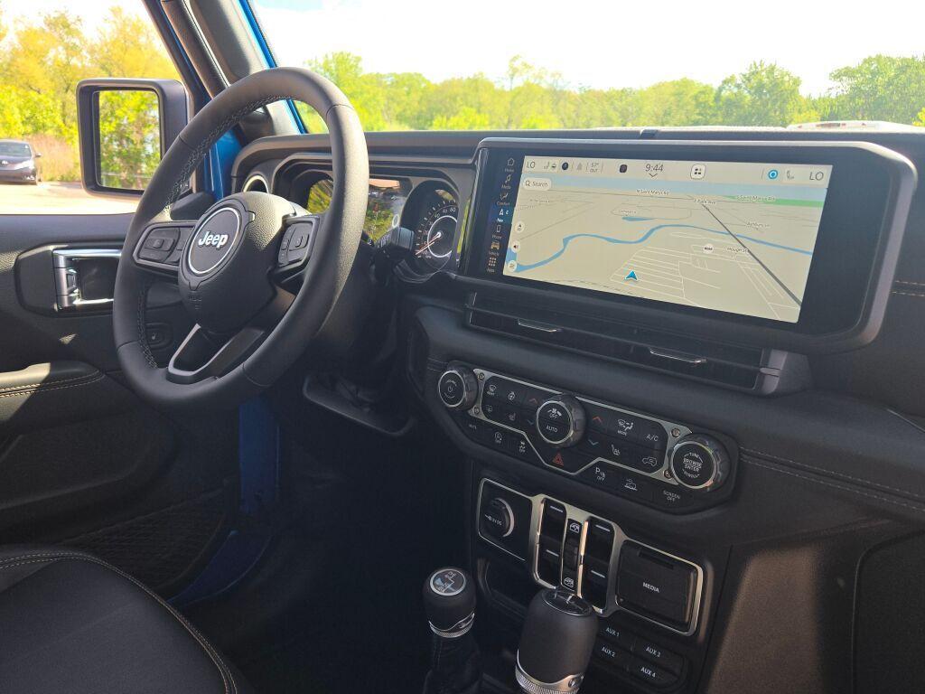 new 2025 Jeep Gladiator car, priced at $55,390
