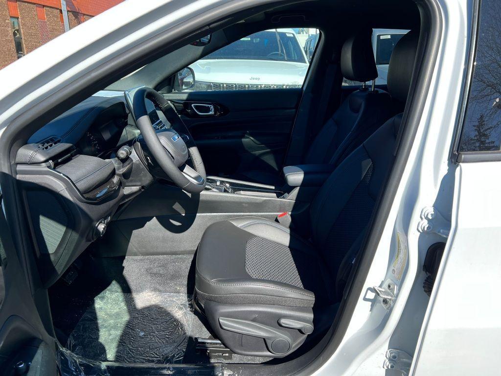 new 2025 Jeep Compass car, priced at $32,860