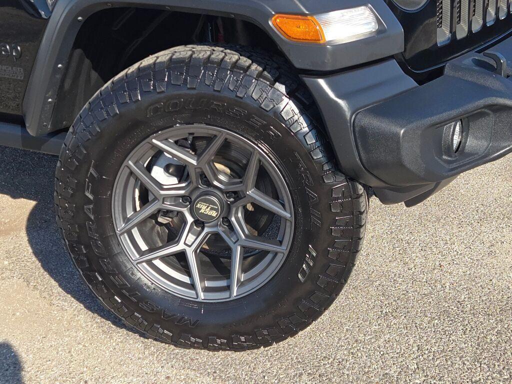 used 2021 Jeep Wrangler Unlimited car, priced at $26,995