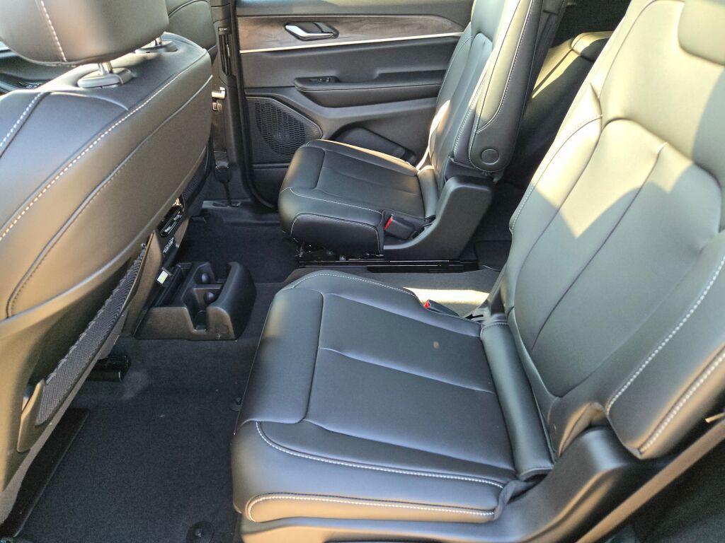 new 2025 Jeep Grand Cherokee L car, priced at $47,395