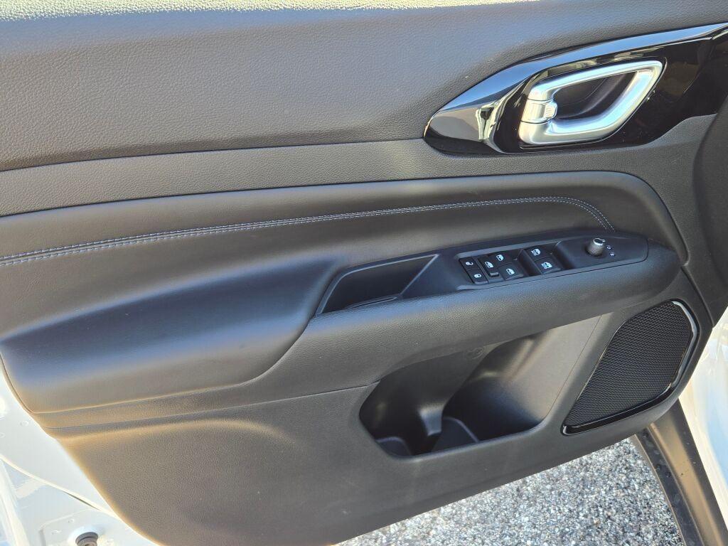 new 2026 Jeep Compass car, priced at $31,500