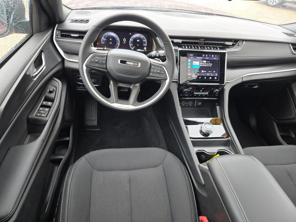 used 2024 Jeep Grand Cherokee car, priced at $32,889