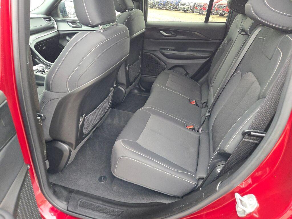 used 2024 Jeep Grand Cherokee car, priced at $32,889