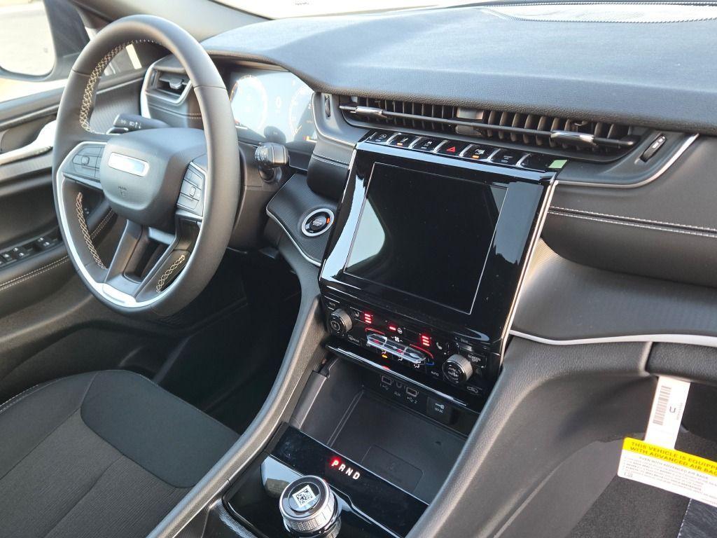 new 2025 Jeep Grand Cherokee car, priced at $44,370