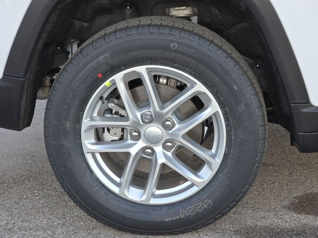new 2025 Jeep Grand Cherokee car, priced at $44,370