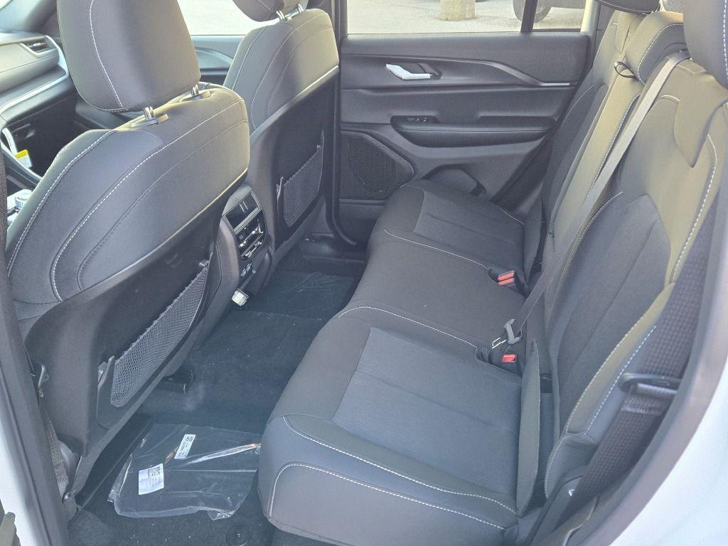 new 2025 Jeep Grand Cherokee car, priced at $44,370