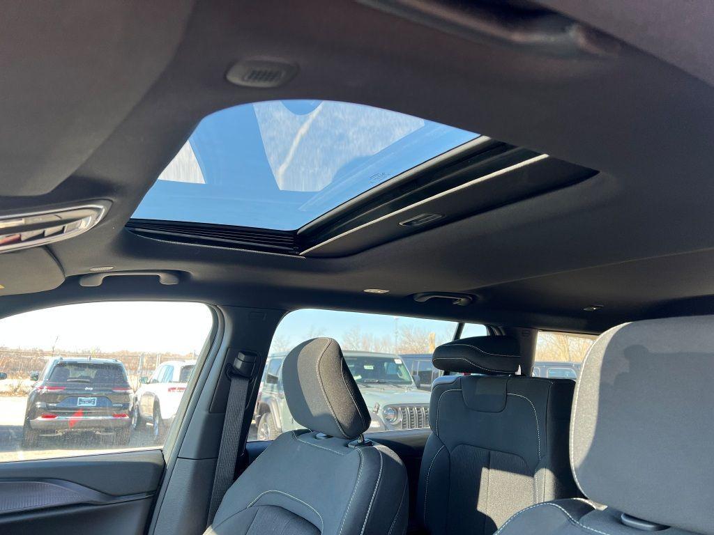 new 2025 Jeep Grand Cherokee L car, priced at $47,465