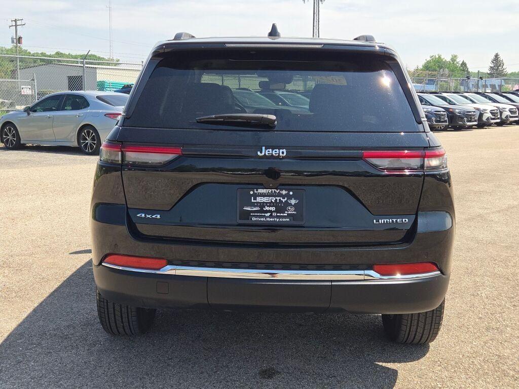 used 2022 Jeep Grand Cherokee car, priced at $34,403