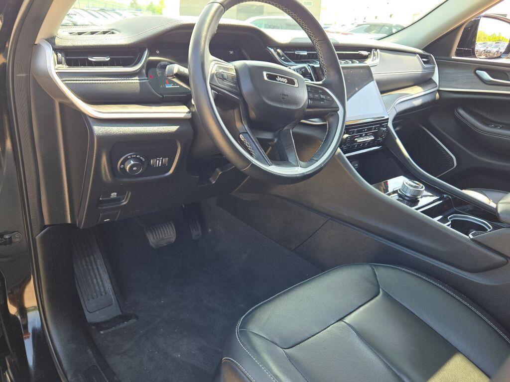 used 2022 Jeep Grand Cherokee car, priced at $34,403