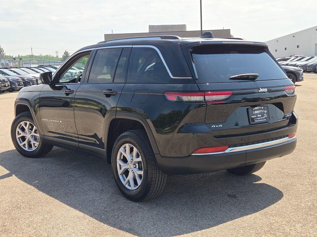 used 2022 Jeep Grand Cherokee car, priced at $34,403