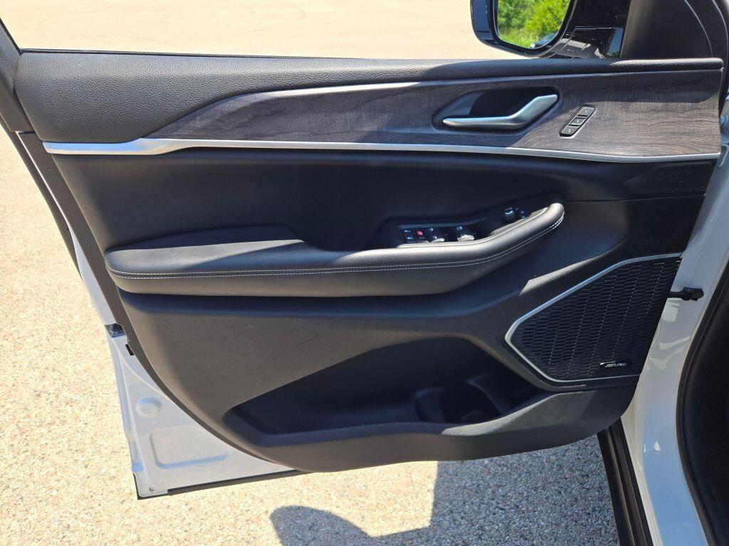 used 2023 Jeep Grand Cherokee 4xe car, priced at $33,576