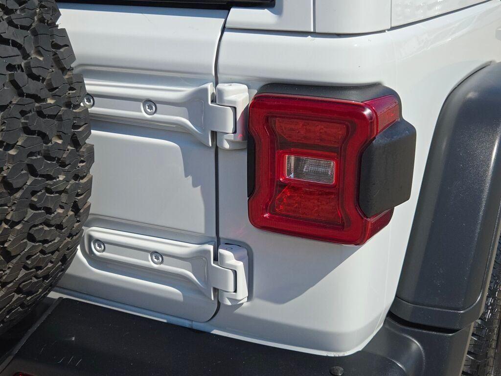 used 2018 Jeep Wrangler Unlimited car, priced at $33,748