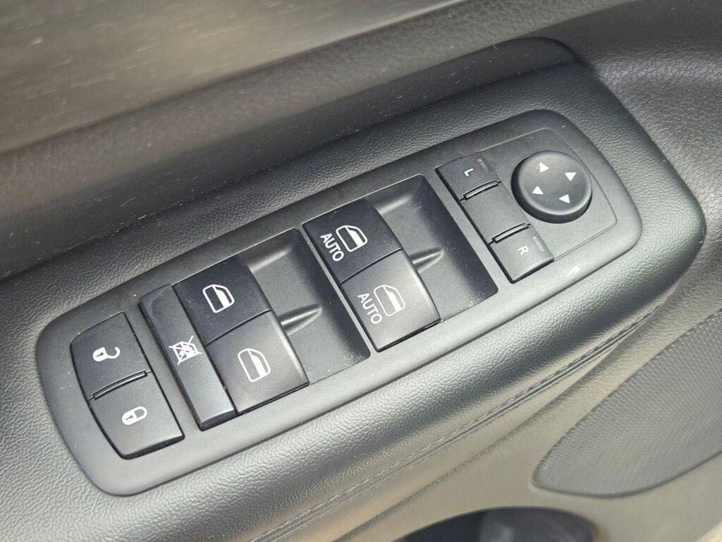 used 2017 Jeep Grand Cherokee car, priced at $14,843