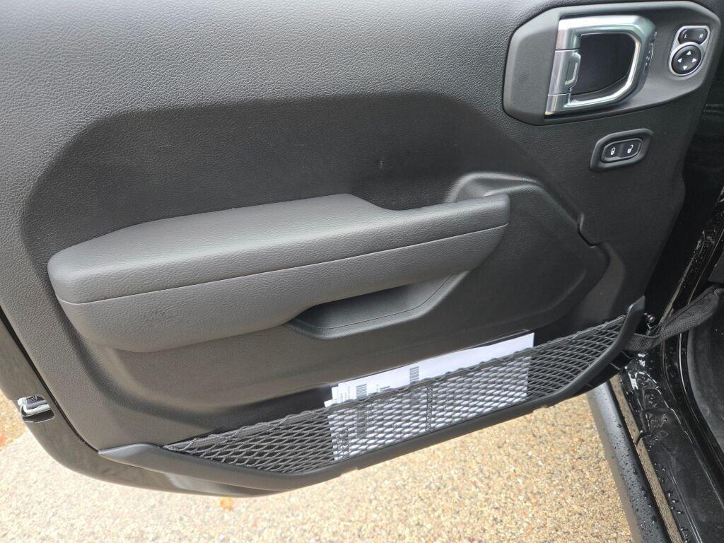 new 2025 Jeep Gladiator car, priced at $48,499