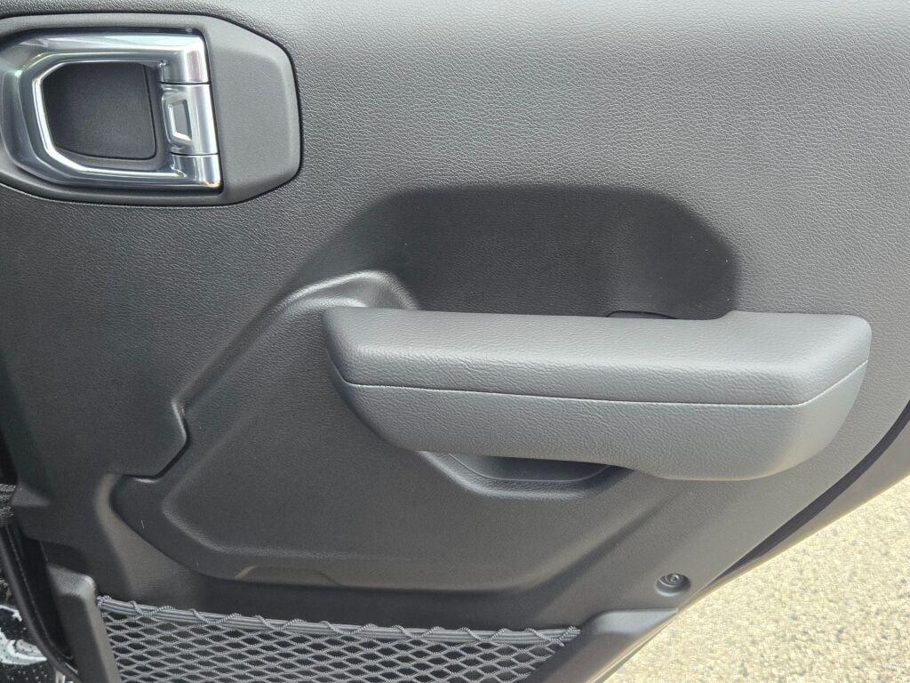 new 2025 Jeep Gladiator car, priced at $48,499