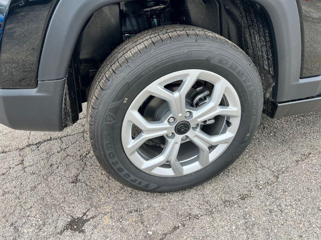 new 2025 Jeep Compass car, priced at $30,190