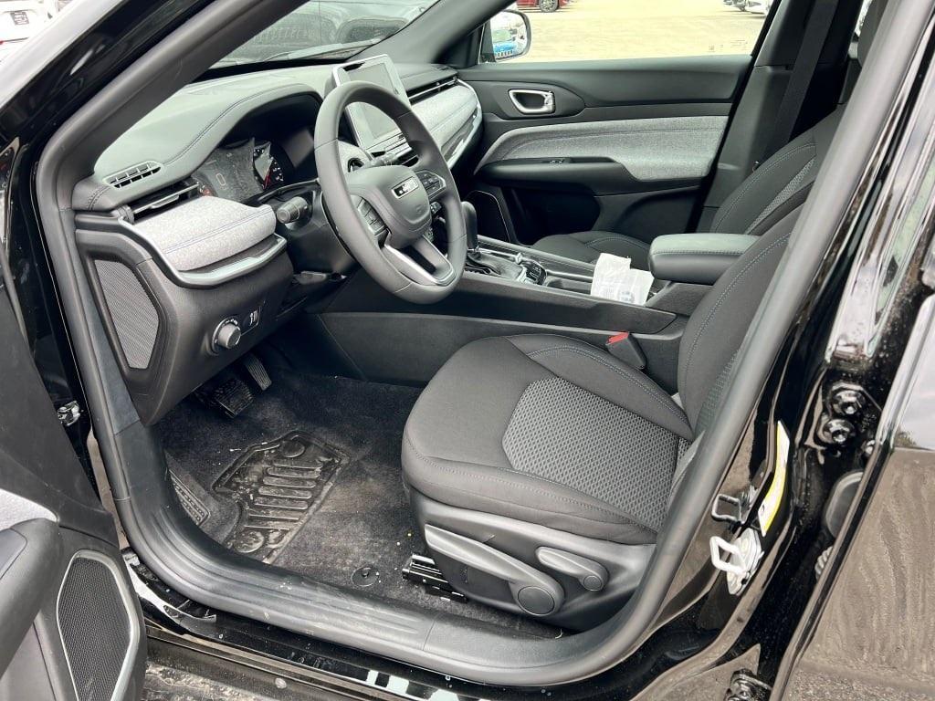 new 2025 Jeep Compass car, priced at $30,190