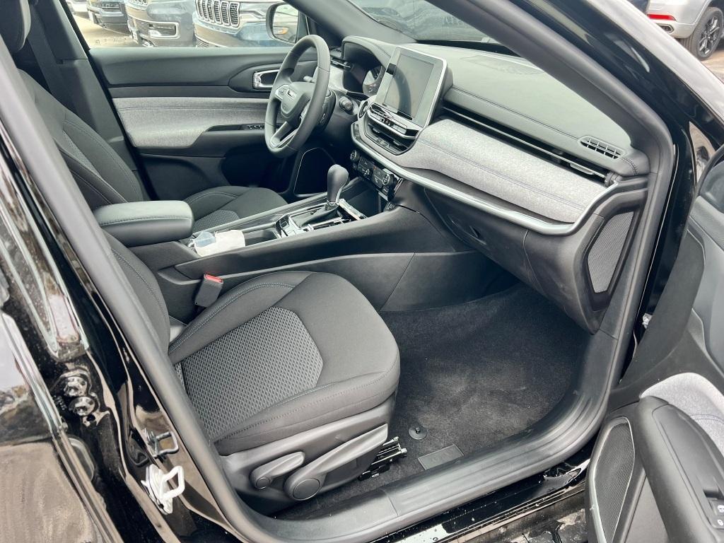 new 2025 Jeep Compass car, priced at $30,190