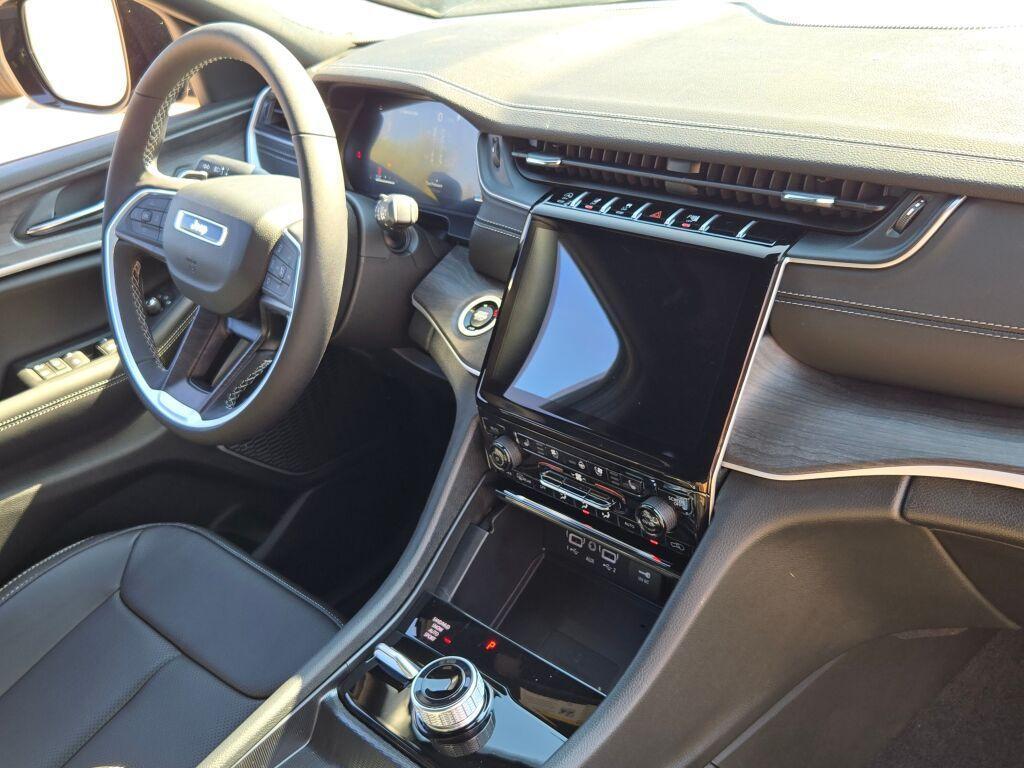new 2025 Jeep Grand Cherokee car, priced at $53,018