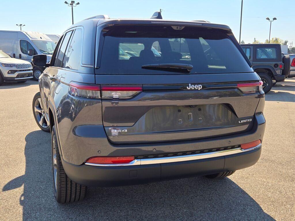 new 2025 Jeep Grand Cherokee car, priced at $53,018