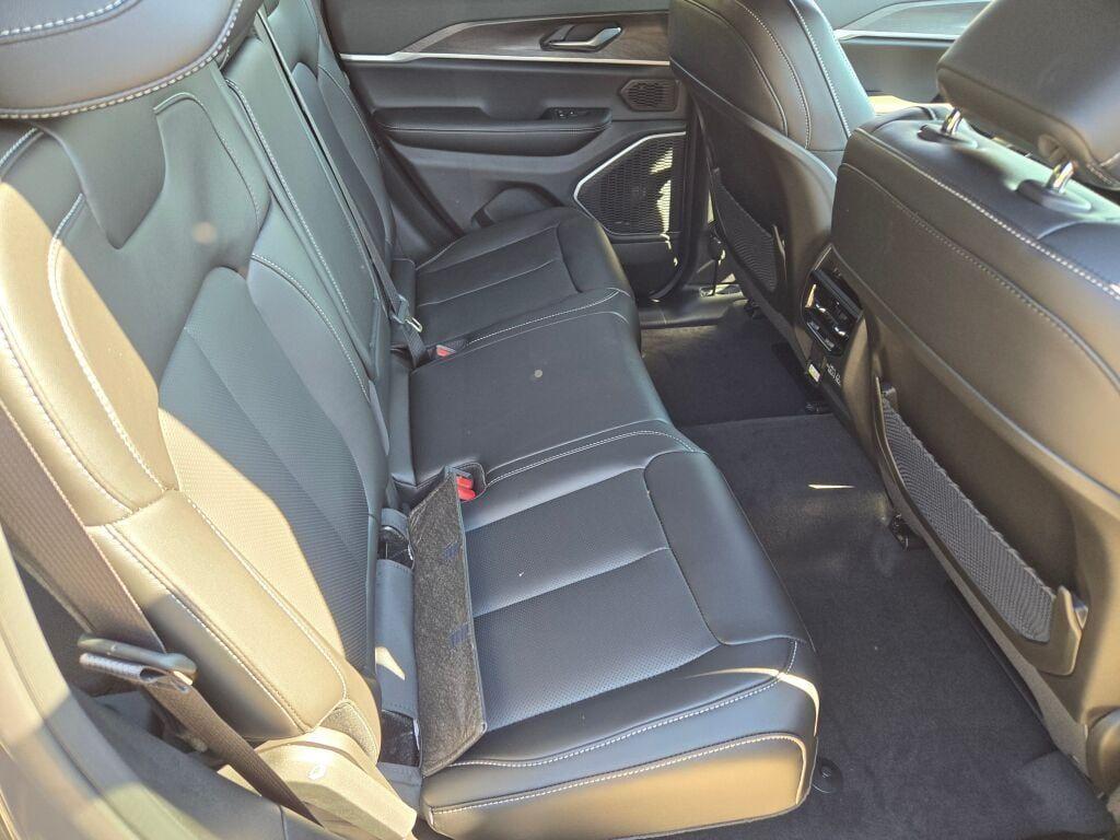 new 2025 Jeep Grand Cherokee car, priced at $53,018