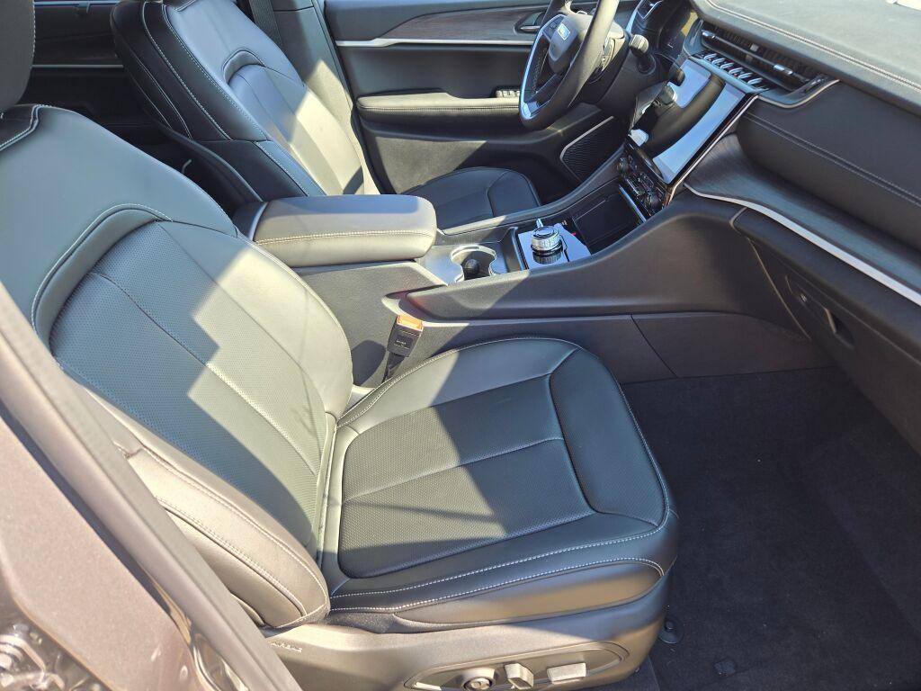 new 2025 Jeep Grand Cherokee car, priced at $53,018