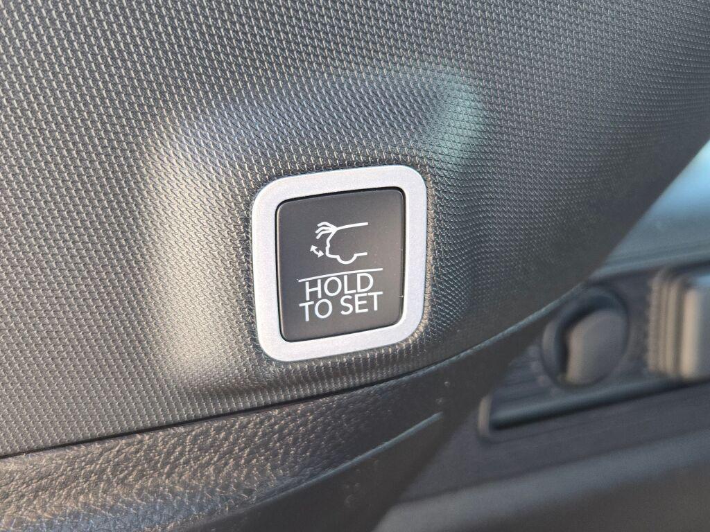 new 2025 Jeep Grand Cherokee car, priced at $53,018