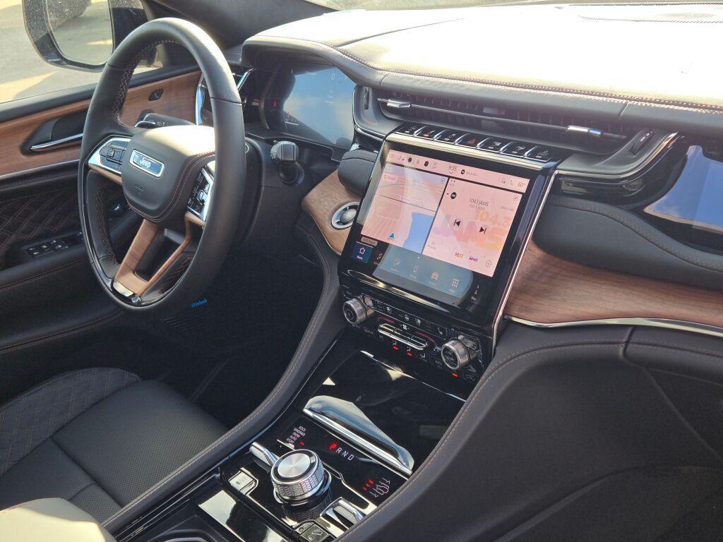 new 2025 Jeep Grand Cherokee car, priced at $63,650