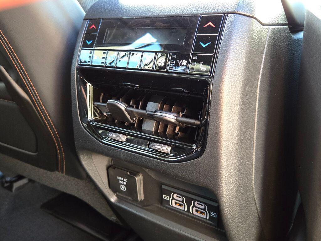 new 2025 Jeep Grand Cherokee car, priced at $63,650