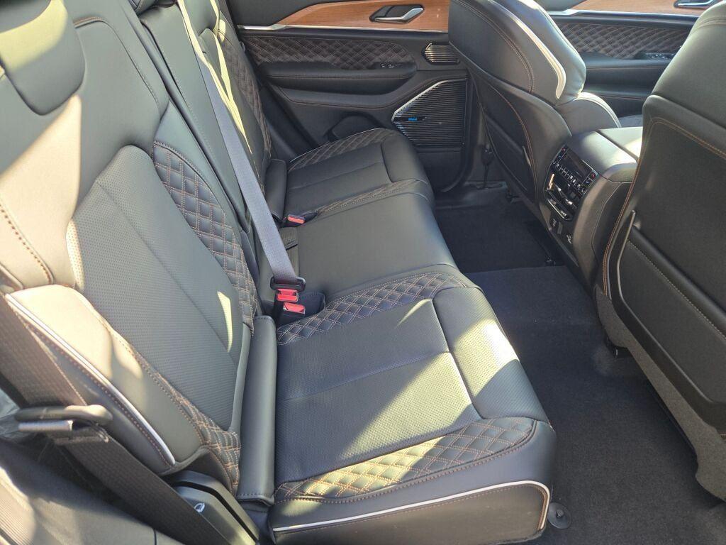 new 2025 Jeep Grand Cherokee car, priced at $63,650