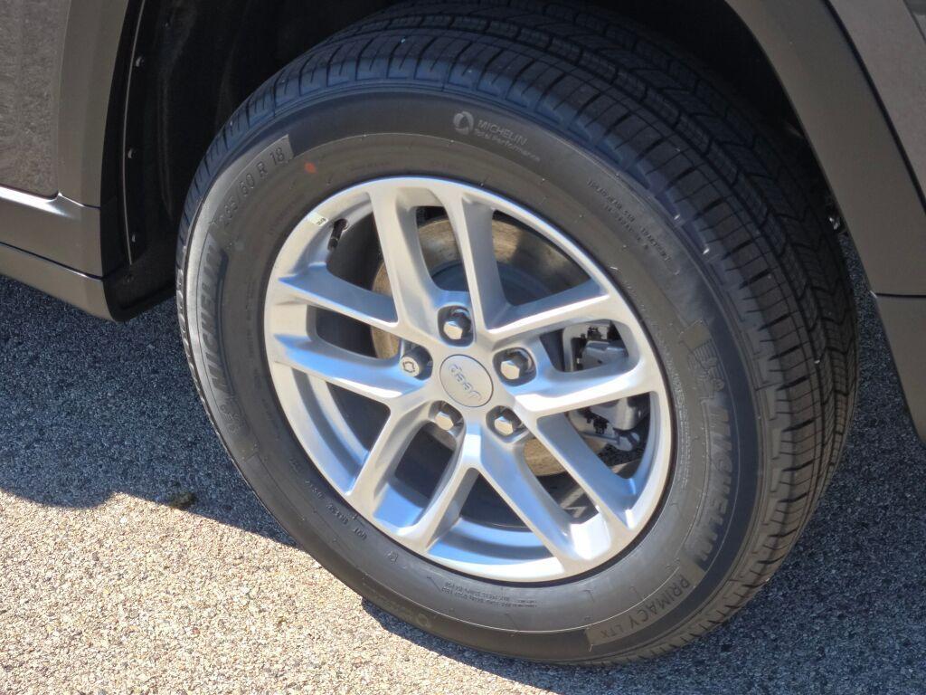 new 2025 Jeep Grand Cherokee car, priced at $40,750