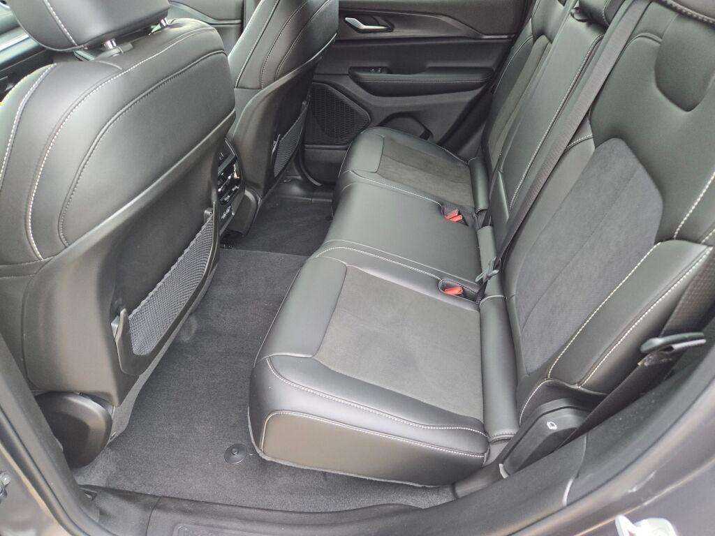 new 2025 Jeep Grand Cherokee car, priced at $44,917