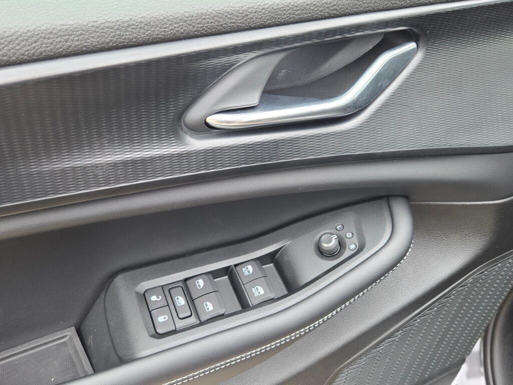 new 2025 Jeep Grand Cherokee car, priced at $44,917