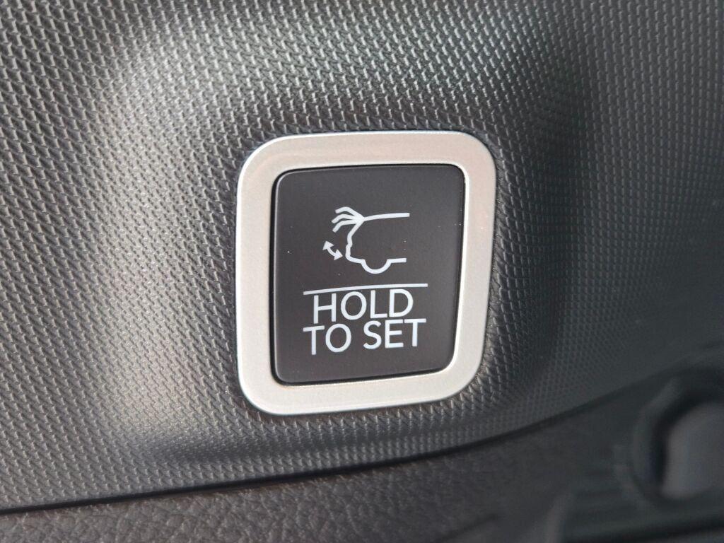 new 2025 Jeep Grand Cherokee car, priced at $44,917