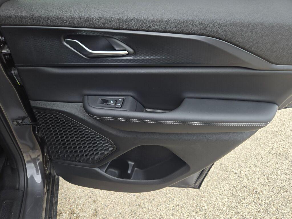 new 2025 Jeep Grand Cherokee car, priced at $44,917