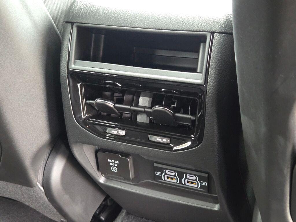 new 2025 Jeep Grand Cherokee car, priced at $44,917