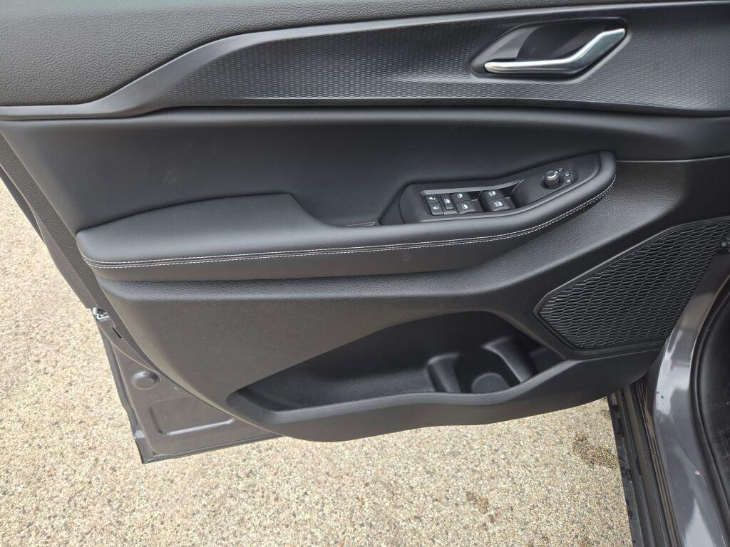 new 2025 Jeep Grand Cherokee car, priced at $44,917