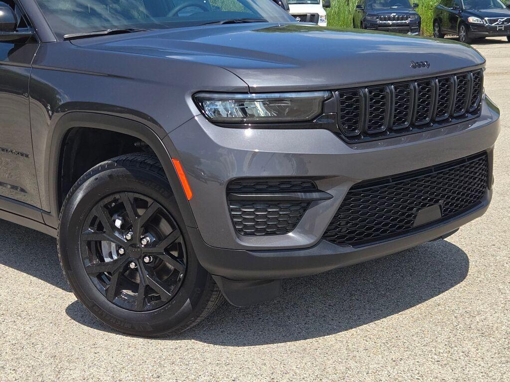 used 2024 Jeep Grand Cherokee car, priced at $36,529