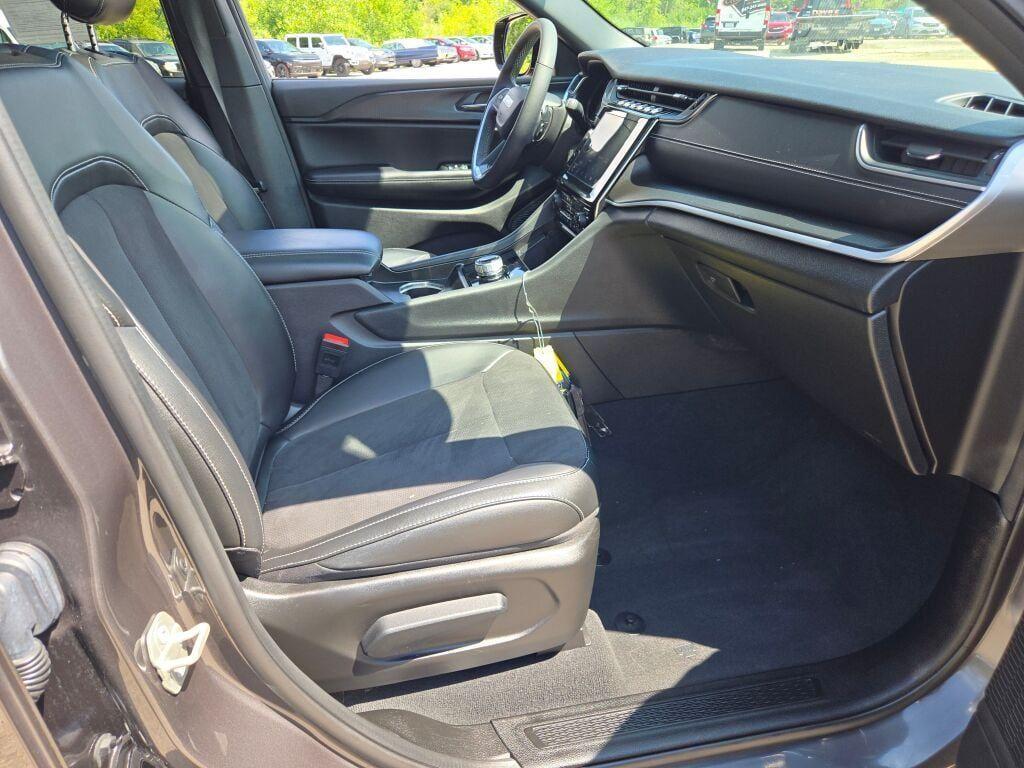 used 2024 Jeep Grand Cherokee car, priced at $36,529
