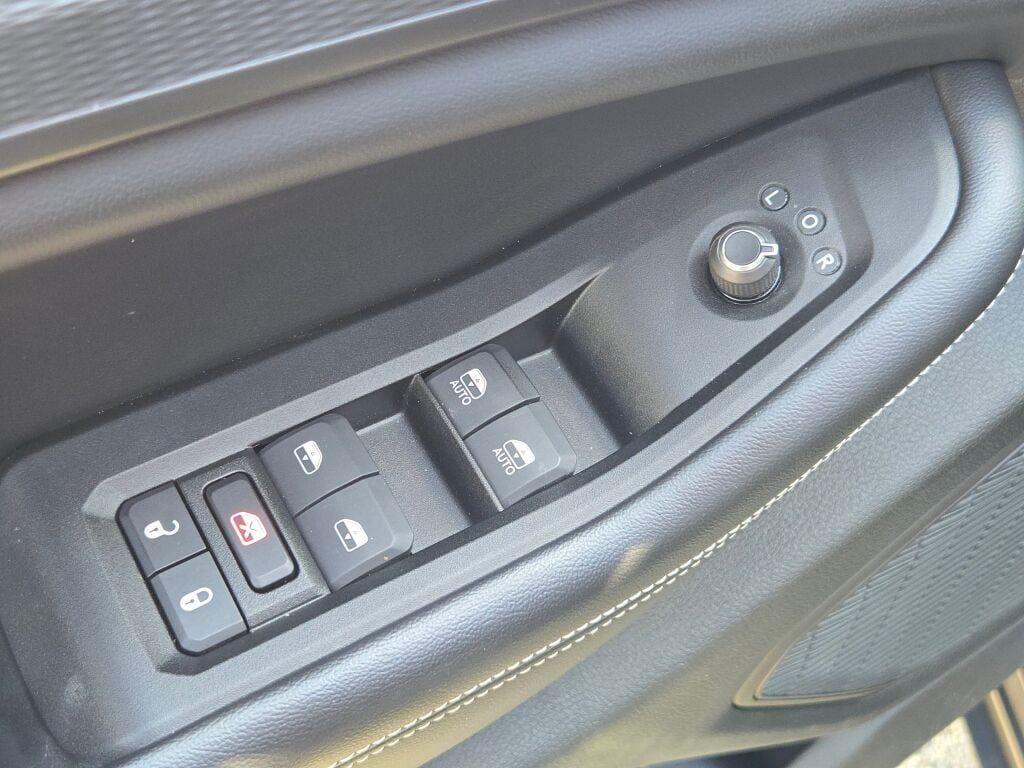 used 2024 Jeep Grand Cherokee car, priced at $36,529