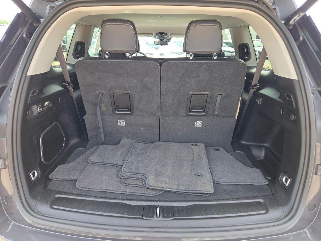 used 2022 Jeep Grand Cherokee L car, priced at $30,801