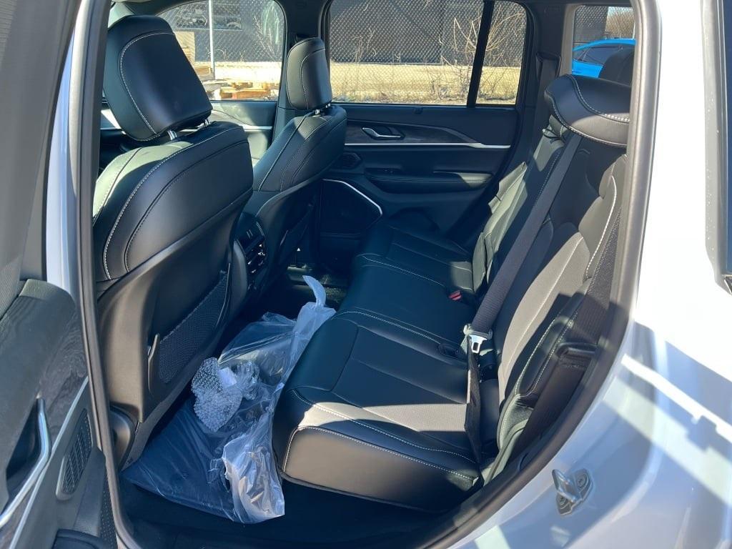 new 2025 Jeep Grand Cherokee car, priced at $57,635