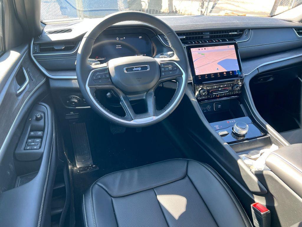 new 2025 Jeep Grand Cherokee car, priced at $48,635