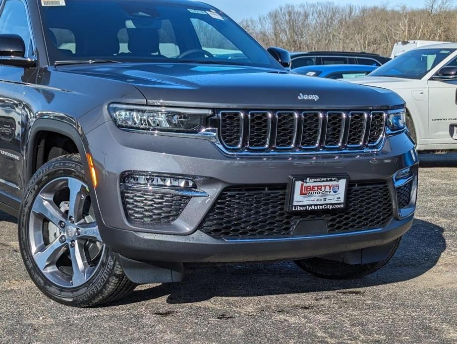 new 2024 Jeep Grand Cherokee car, priced at $46,000