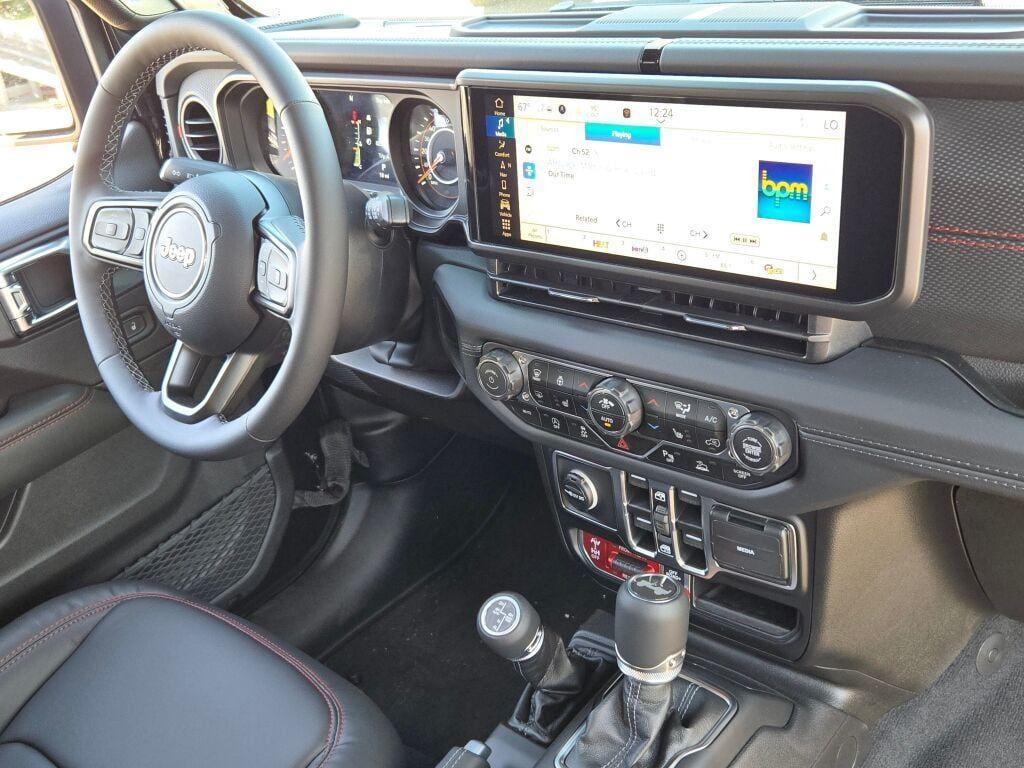 new 2025 Jeep Wrangler car, priced at $59,250