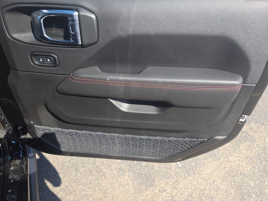 new 2025 Jeep Wrangler car, priced at $59,250