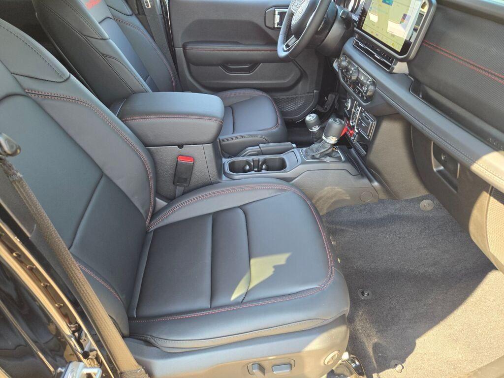 new 2025 Jeep Wrangler car, priced at $59,250