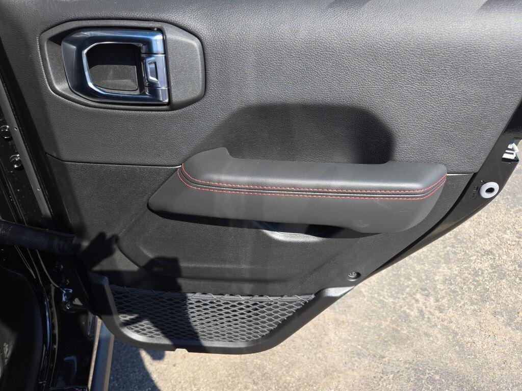 new 2025 Jeep Wrangler car, priced at $59,250