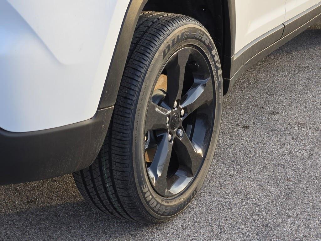 new 2025 Jeep Grand Cherokee car, priced at $48,575