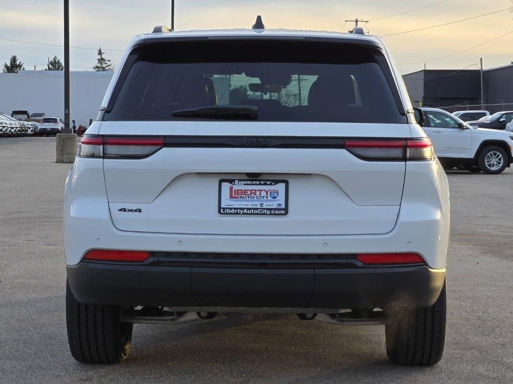 new 2025 Jeep Grand Cherokee car, priced at $48,575